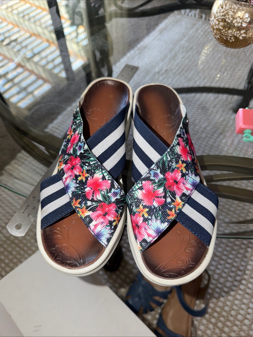 Bzees Navy and Pink Floral Cross-Strap Slide Sandals - Picture 7 of 7